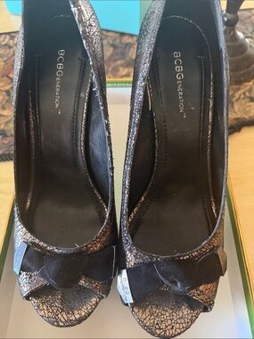 BCBGeneration Black Metallic Crackle Peep-Toe Heels with Bow